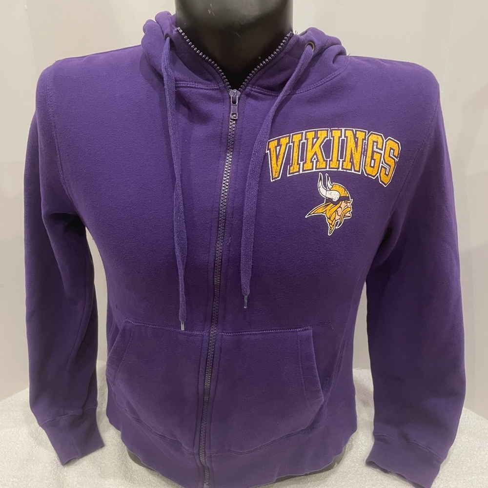 Woman’s NFL Minnesota Vikings Zippered jacket with front pockets and hood
